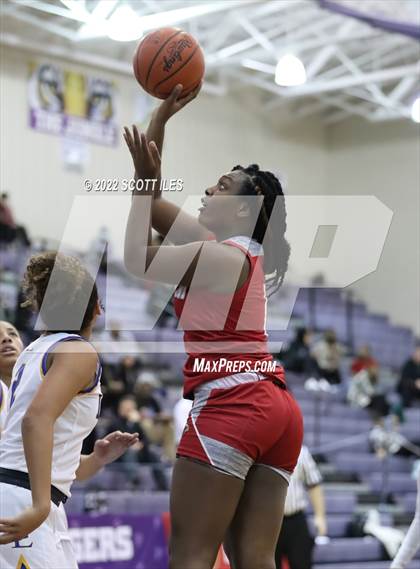 Thumbnail 1 in Princeton vs. Gahanna Lincoln (OGBR Classic in the City) photogallery.