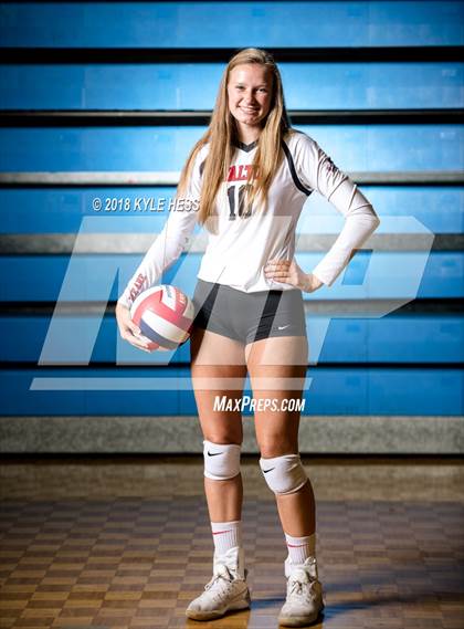 Thumbnail 3 in Walton (Early Contenders Photo Shoot) photogallery.