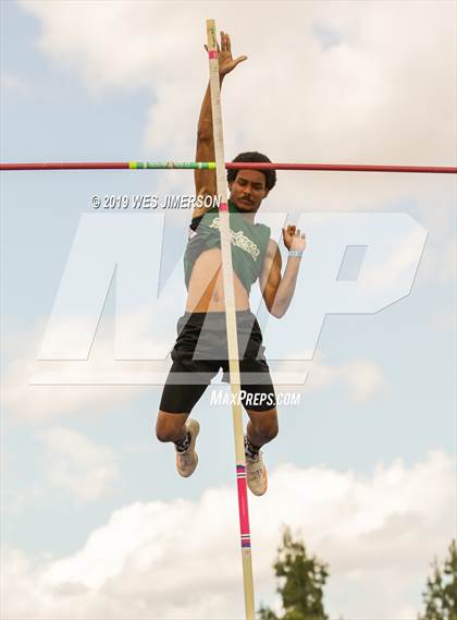 Thumbnail 2 in CIF Sac-Joaquin Section Masters (Pole Vault) photogallery.