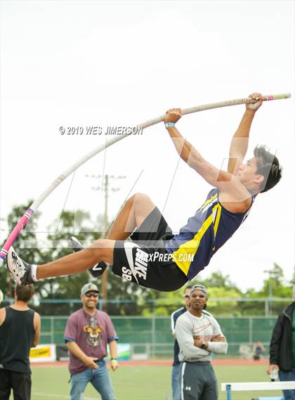 Thumbnail 2 in CIF Sac-Joaquin Section Masters (Pole Vault) photogallery.