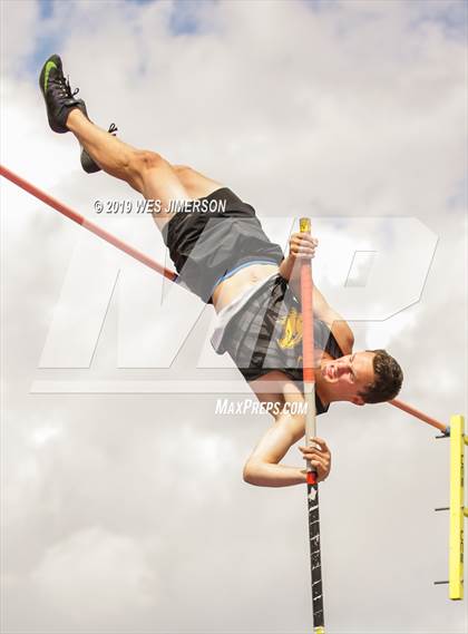 Thumbnail 2 in CIF Sac-Joaquin Section Masters (Pole Vault) photogallery.