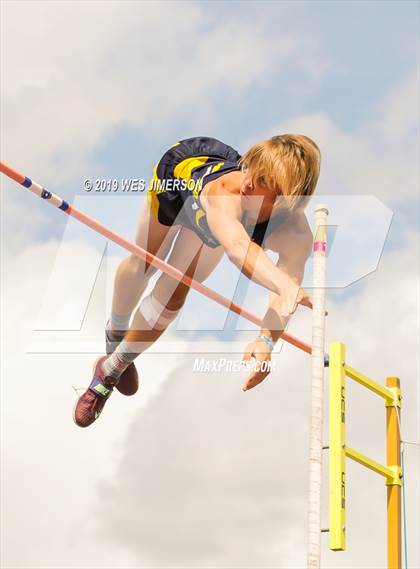 Thumbnail 3 in CIF Sac-Joaquin Section Masters (Pole Vault) photogallery.