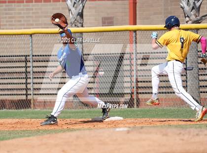 Thumbnail 3 in Carmel Christian vs South Lakes (H.I.T) photogallery.