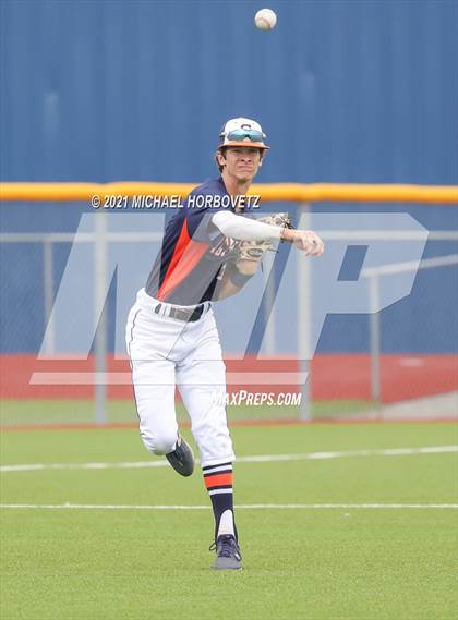 Thumbnail 2 in Rockwall-Heath vs. Sachse (UIL 6A Regional Quarterfinal) photogallery.