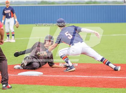 Thumbnail 2 in Rockwall-Heath vs. Sachse (UIL 6A Regional Quarterfinal) photogallery.