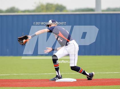 Thumbnail 3 in Rockwall-Heath vs. Sachse (UIL 6A Regional Quarterfinal) photogallery.