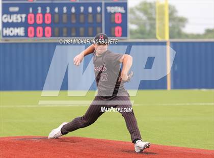 Thumbnail 3 in Rockwall-Heath vs. Sachse (UIL 6A Regional Quarterfinal) photogallery.