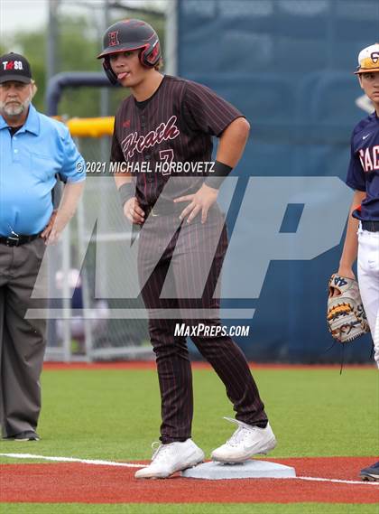 Thumbnail 3 in Rockwall-Heath vs. Sachse (UIL 6A Regional Quarterfinal) photogallery.