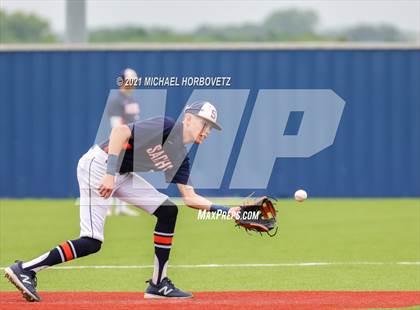 Thumbnail 3 in Rockwall-Heath vs. Sachse (UIL 6A Regional Quarterfinal) photogallery.