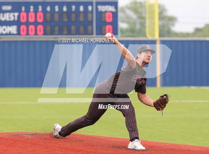 Thumbnail 2 in Rockwall-Heath vs. Sachse (UIL 6A Regional Quarterfinal) photogallery.