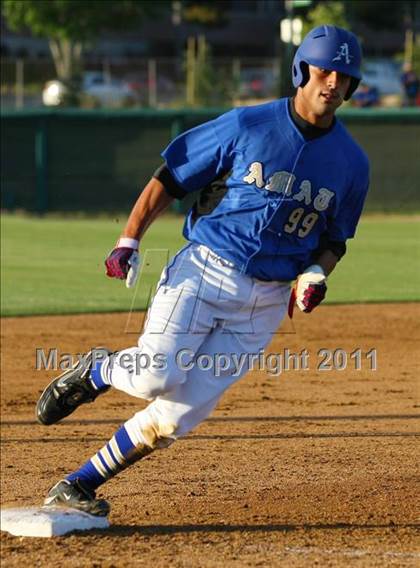 Thumbnail 3 in Bonita vs. Bishop Amat photogallery.
