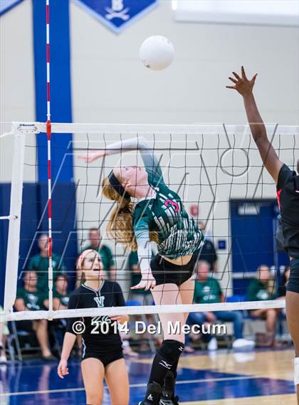 Thumbnail 3 in Venice vs. Leon (Berkeley Premier) photogallery.