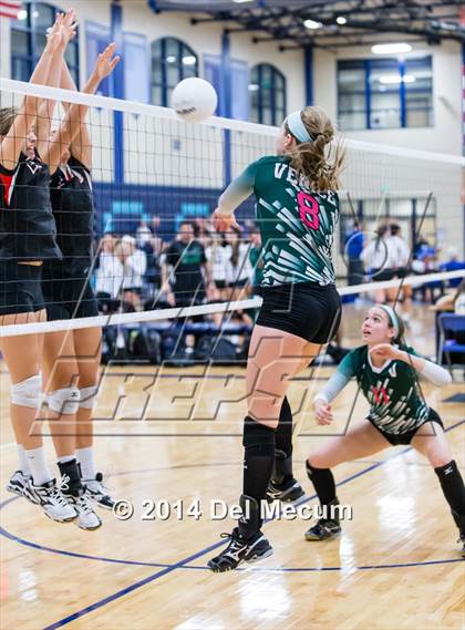 Thumbnail 3 in Venice vs. Leon (Berkeley Premier) photogallery.