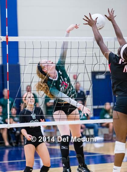Thumbnail 1 in Venice vs. Leon (Berkeley Premier) photogallery.