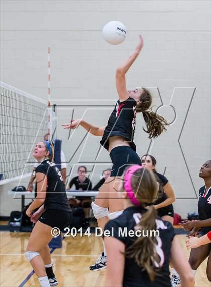 Thumbnail 1 in Venice vs. Leon (Berkeley Premier) photogallery.