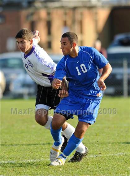 Thumbnail 2 in Islip vs Hauppauge photogallery.