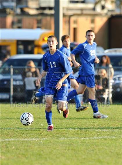 Thumbnail 2 in Islip vs Hauppauge photogallery.