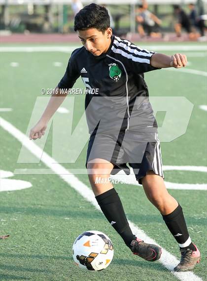 Thumbnail 3 in El Camino @ Monterey Trail photogallery.