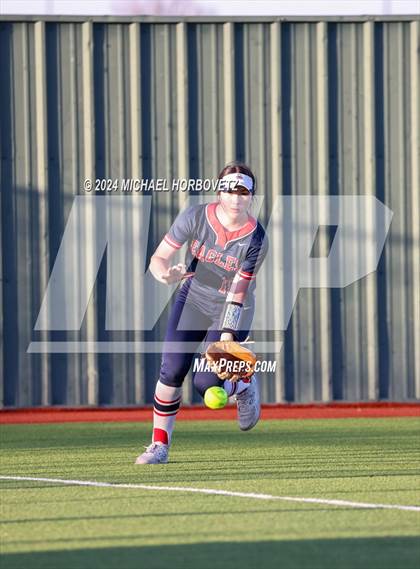 Thumbnail 2 in Marcus vs. Allen (Allen Tournament) photogallery.