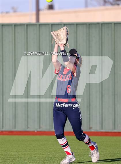 Thumbnail 3 in Marcus vs. Allen (Allen Tournament) photogallery.