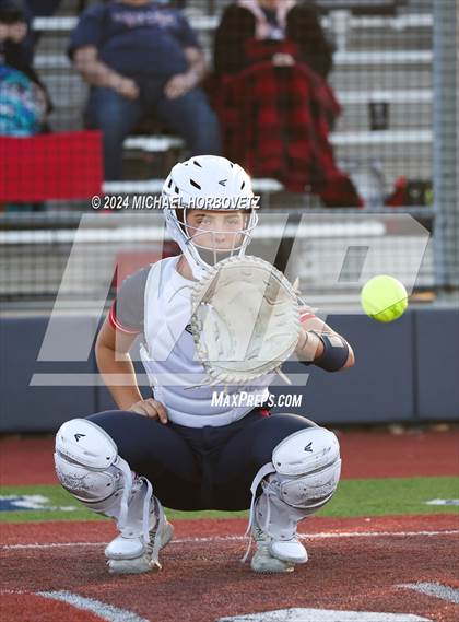 Thumbnail 1 in Marcus vs. Allen (Allen Tournament) photogallery.