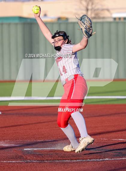 Thumbnail 2 in Marcus vs. Allen (Allen Tournament) photogallery.