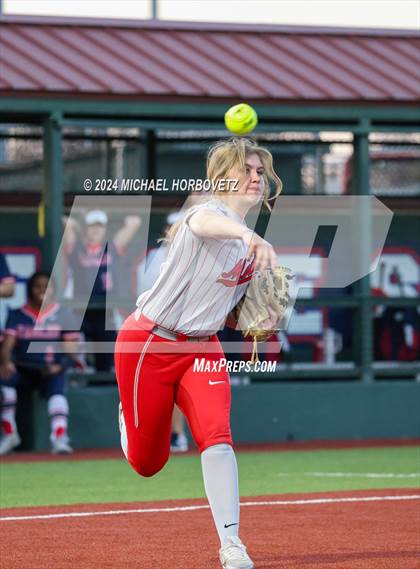 Thumbnail 3 in Marcus vs. Allen (Allen Tournament) photogallery.