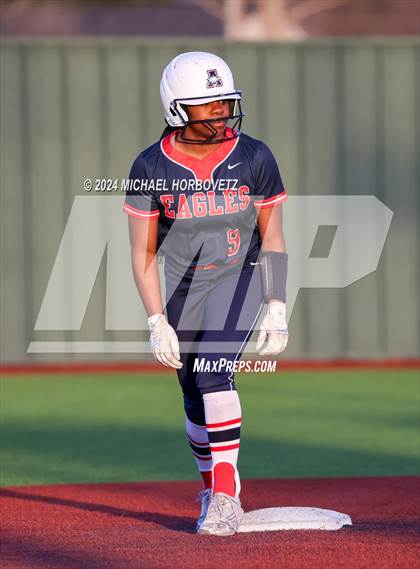 Thumbnail 3 in Marcus vs. Allen (Allen Tournament) photogallery.