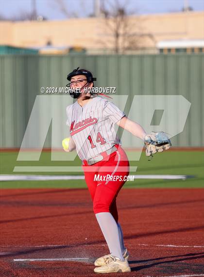 Thumbnail 3 in Marcus vs. Allen (Allen Tournament) photogallery.