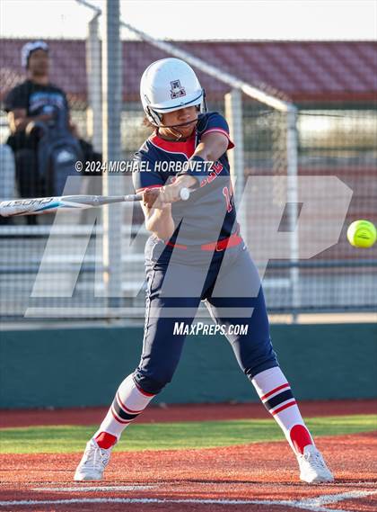 Thumbnail 1 in Marcus vs. Allen (Allen Tournament) photogallery.