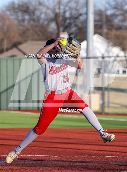 Thumbnail 2 in Marcus vs. Allen (Allen Tournament) photogallery.