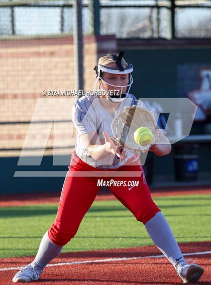 Thumbnail 2 in Marcus vs. Allen (Allen Tournament) photogallery.