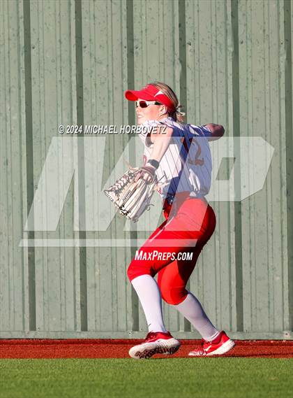 Thumbnail 3 in Marcus vs. Allen (Allen Tournament) photogallery.