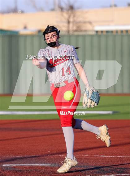 Thumbnail 2 in Marcus vs. Allen (Allen Tournament) photogallery.