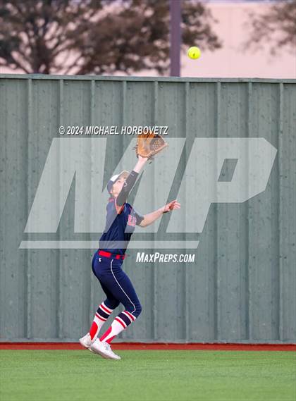 Thumbnail 2 in Marcus vs. Allen (Allen Tournament) photogallery.