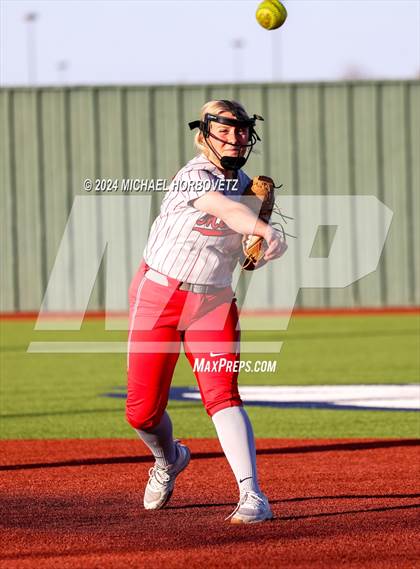 Thumbnail 1 in Marcus vs. Allen (Allen Tournament) photogallery.