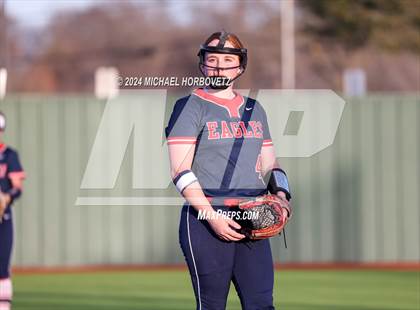Thumbnail 3 in Marcus vs. Allen (Allen Tournament) photogallery.