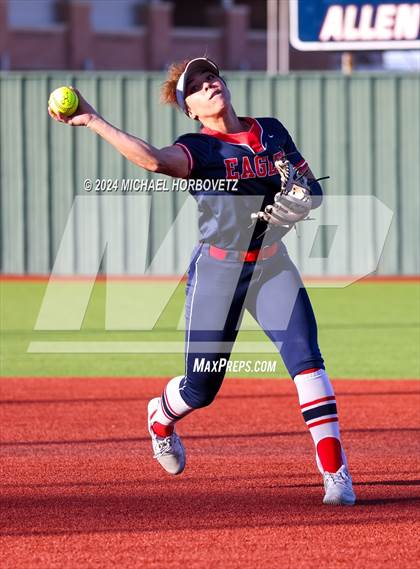 Thumbnail 3 in Marcus vs. Allen (Allen Tournament) photogallery.