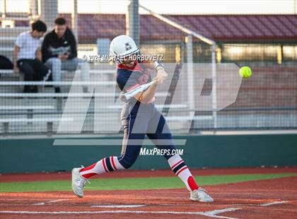 Thumbnail 3 in Marcus vs. Allen (Allen Tournament) photogallery.