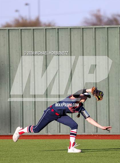 Thumbnail 2 in Marcus vs. Allen (Allen Tournament) photogallery.