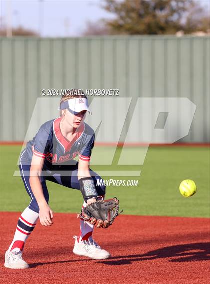 Thumbnail 2 in Marcus vs. Allen (Allen Tournament) photogallery.