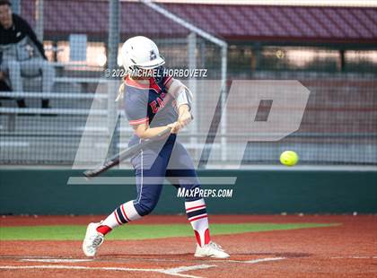 Thumbnail 3 in Marcus vs. Allen (Allen Tournament) photogallery.