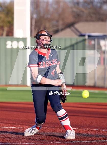 Thumbnail 3 in Marcus vs. Allen (Allen Tournament) photogallery.