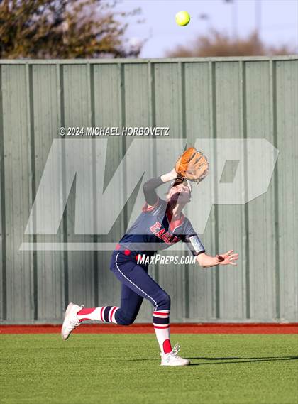 Thumbnail 1 in Marcus vs. Allen (Allen Tournament) photogallery.