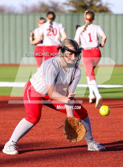 Thumbnail 3 in Marcus vs. Allen (Allen Tournament) photogallery.