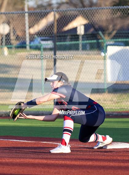Thumbnail 3 in Marcus vs. Allen (Allen Tournament) photogallery.