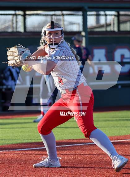 Thumbnail 1 in Marcus vs. Allen (Allen Tournament) photogallery.
