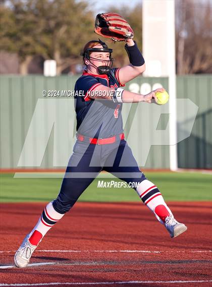Thumbnail 3 in Marcus vs. Allen (Allen Tournament) photogallery.