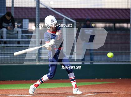 Thumbnail 3 in Marcus vs. Allen (Allen Tournament) photogallery.