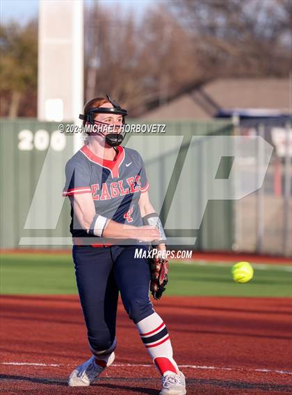 Thumbnail 1 in Marcus vs. Allen (Allen Tournament) photogallery.